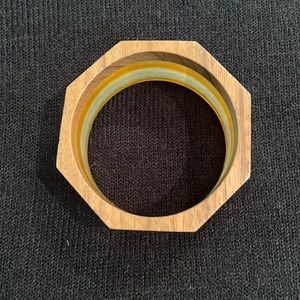 NWOT Chico’s Lucite Bracelet